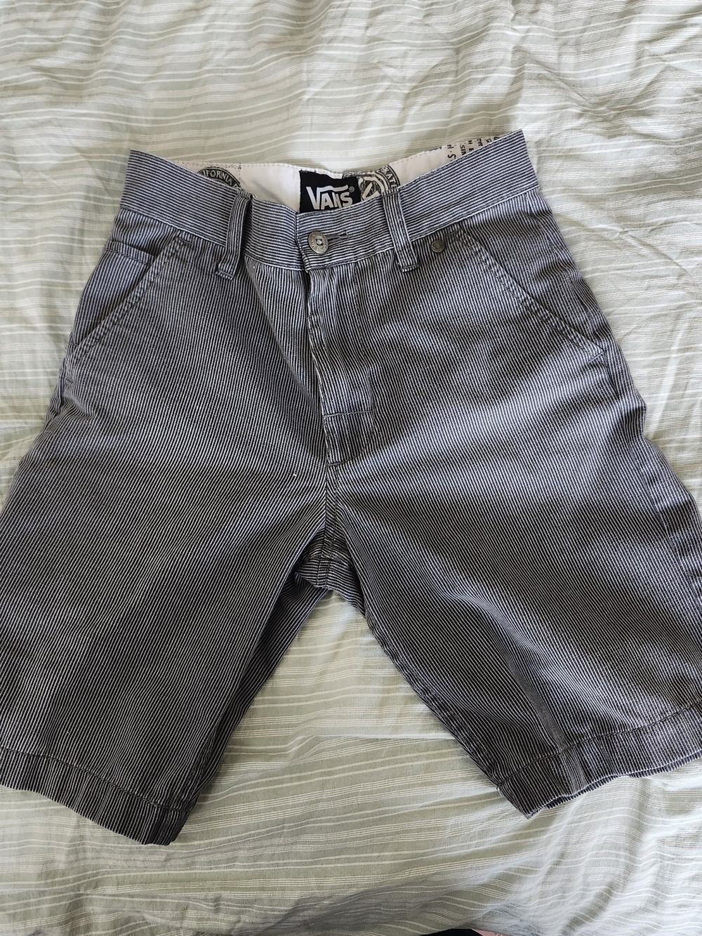Vans youth size 8 hickory stripe shorts/ skater-style/durable /Many Pockets